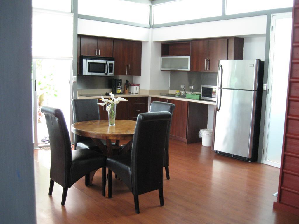 Hermosa Lofts Jaco Bilik gambar